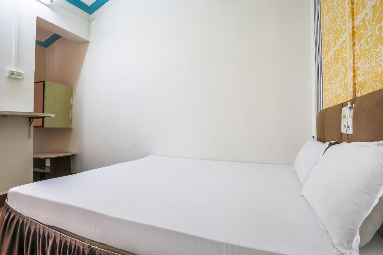 Spot On 37412 Hotel Priti International Mapuçá Exterior foto